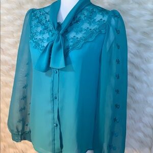 Vantage Beautiful blouse size small